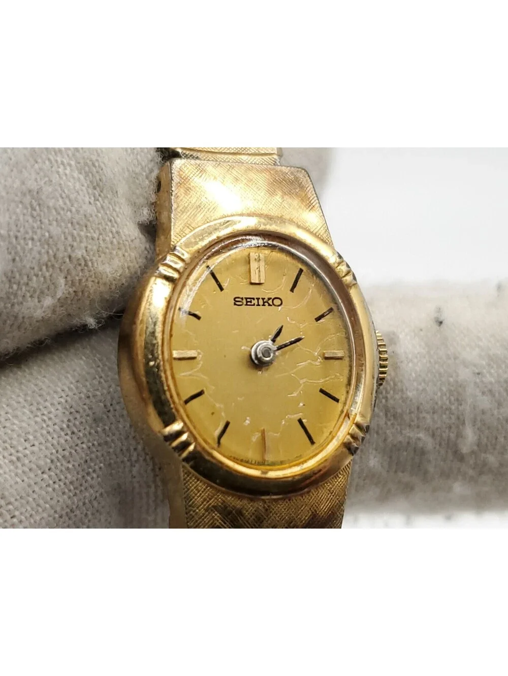 Vintage Seiko 1100-5549 Mechanical Watch Women Gold Tone Expandable Band 16mm
